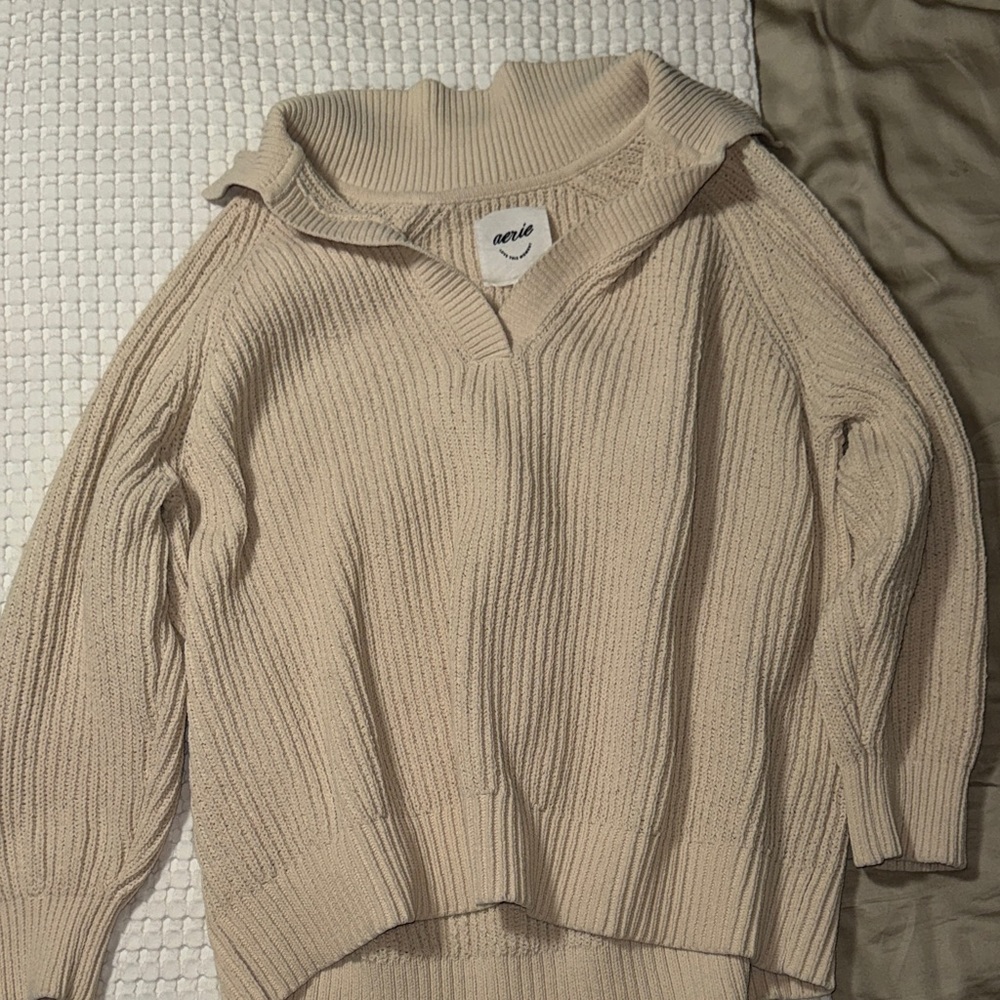 Aerie V-Neck Sweater in Cream